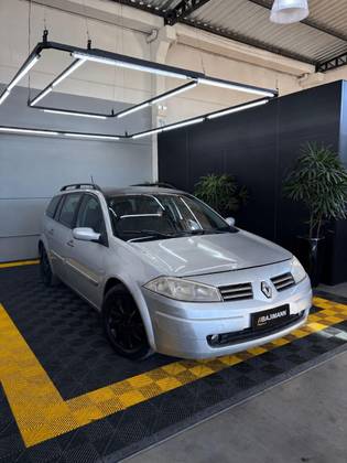 RENAULT MEGANE 1.6 DYNAMIQUE GRAND TOUR 16V FLEX 4P MANUAL RENAULT MEGANE 1.6 DYNAMIQUE GRAND TOUR 16V FLEX 4P MANUAL